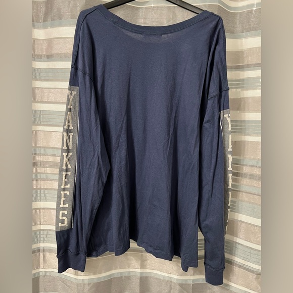 New York Yankees 47’ Brand Navy Long Sleeve Shirt - Picture 2 of 8